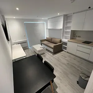 Modern Studio In - The Hub Apartamento